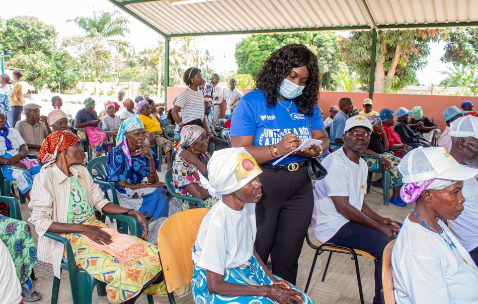 ação-filantrópica-cristal-optica-província-de--benguela