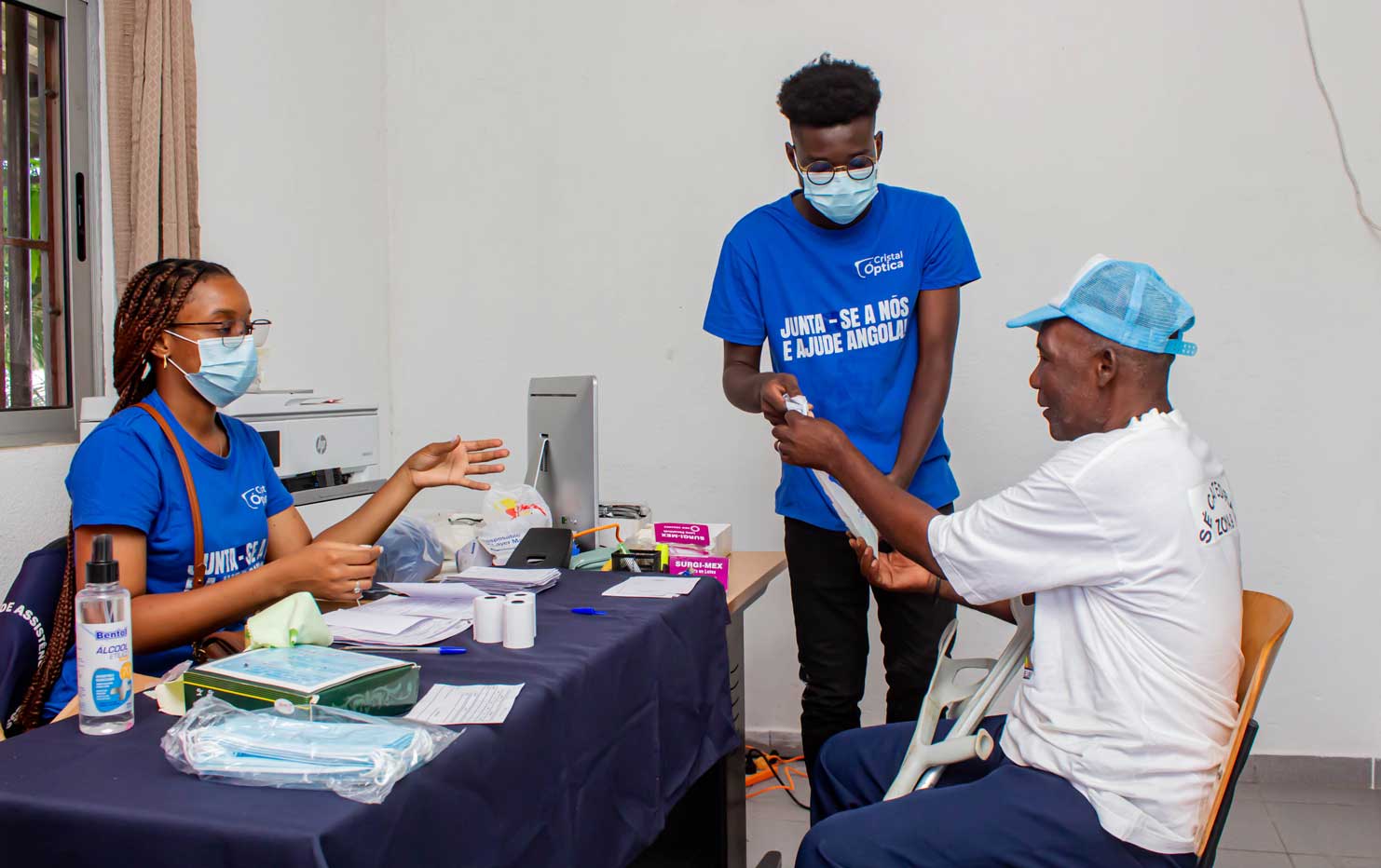 ação-filantrópica-cristal-optica-província-de--benguela