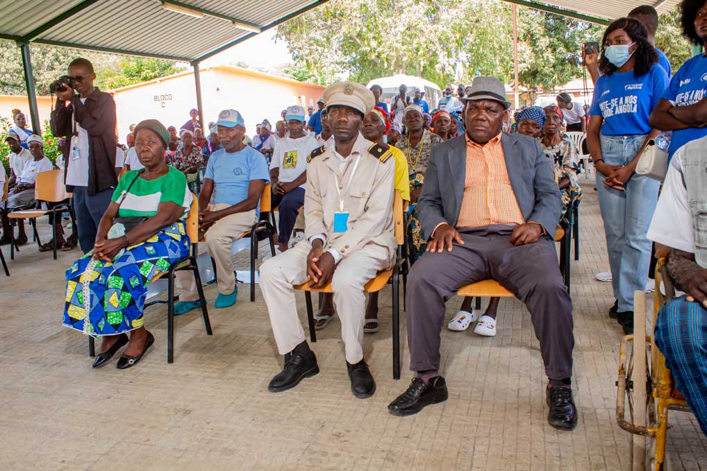 ação-filantrópica-cristal-optica-província-de--benguela